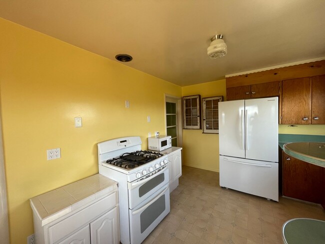 Building Photo - Sweet 3/1 Country Home - 1787 Spring Hill ...