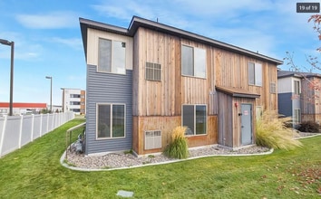 Building Photo - 280 E Lorene St
