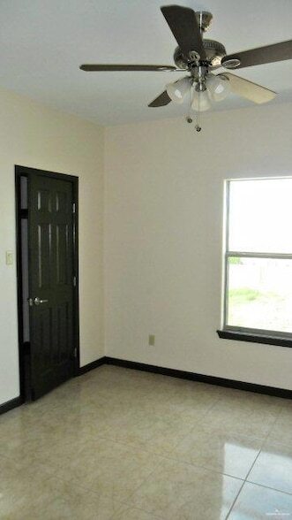 Foto del edificio - 1200 E Daffodil Ave
