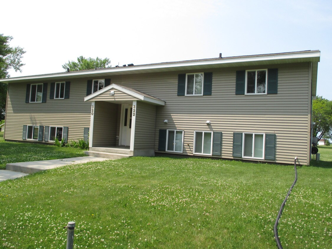 318 5th St S, Grove City, MN 56243 Townhome Rentals in Grove City MN