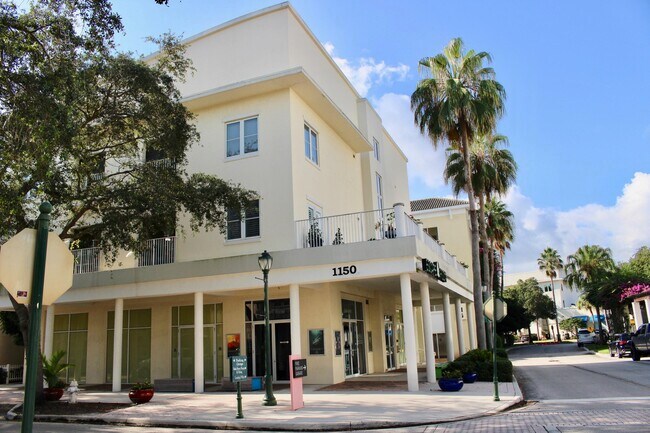Foto del edificio - 1150 Town Center Dr