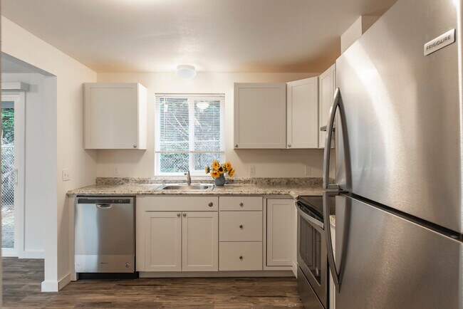 Building Photo - 8306 11th Dr W