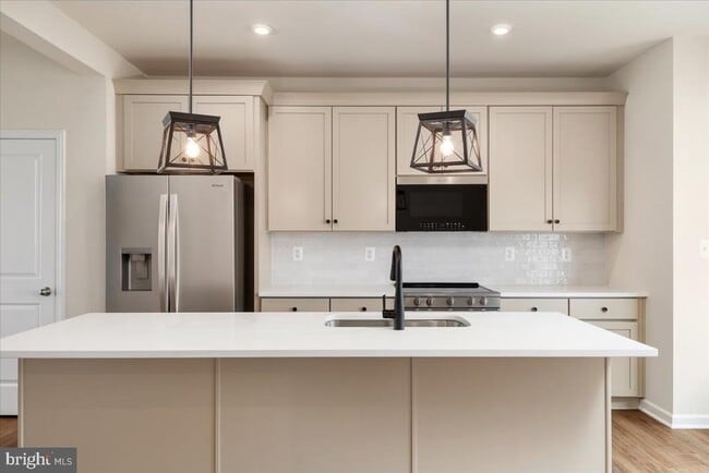 Building Photo - 210 Monteith Dr