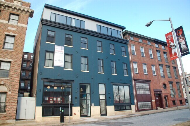 Building Photo - 330 Saint Paul Pl