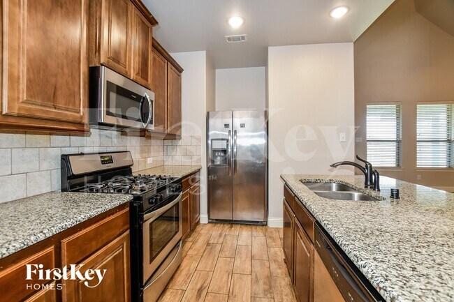 Foto del edificio - 293 Arbury Dr