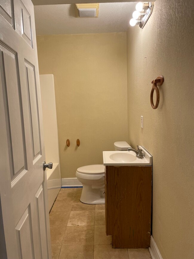 Building Photo - 4600 Gawain Dr