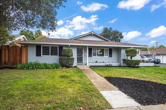 Building Photo - 119 Verde Ct