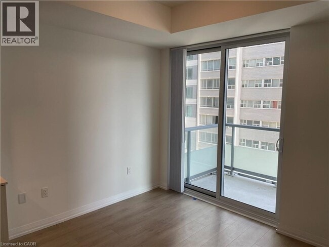 Building Photo - 25 Holly St