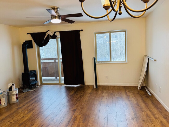 Living Room - 201 Ryan Gulch Rd