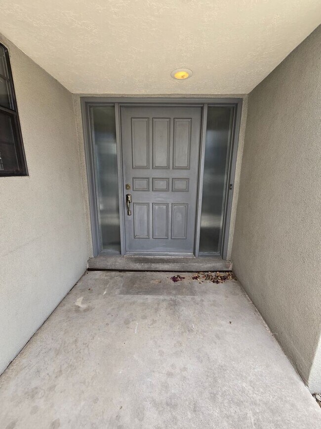 Foto del edificio - 2 bedroom, 2 bath in NE