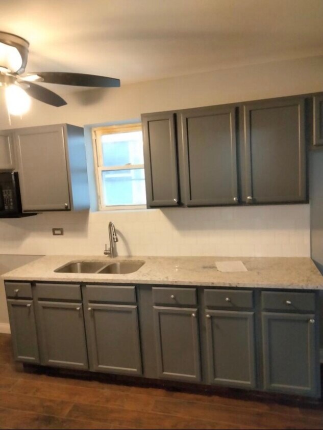 Foto del edificio - 5536 S Perry Ave