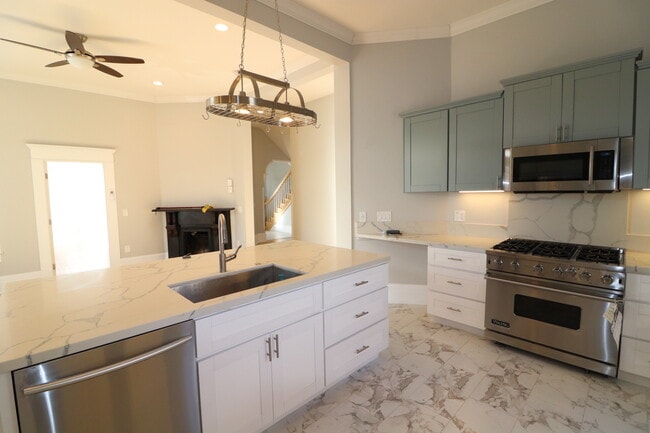 Building Photo - 277 C Ave