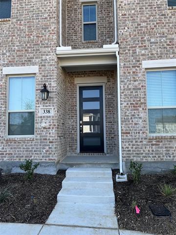 Building Photo - 338 Almanor St