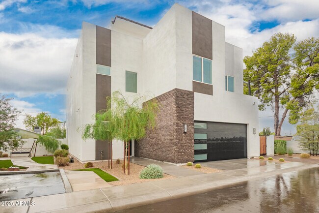 Foto del edificio - 6622 N 16th St