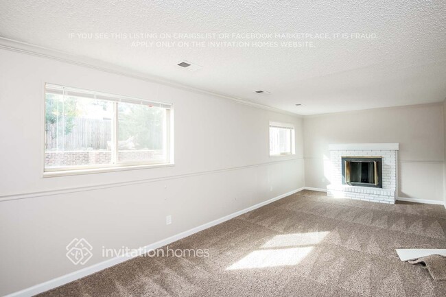 Building Photo - 2853 S Bahama St