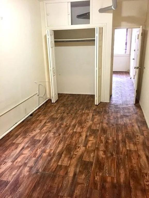 Foto del edificio - 1 bedroom in ASTORIA NY 11102