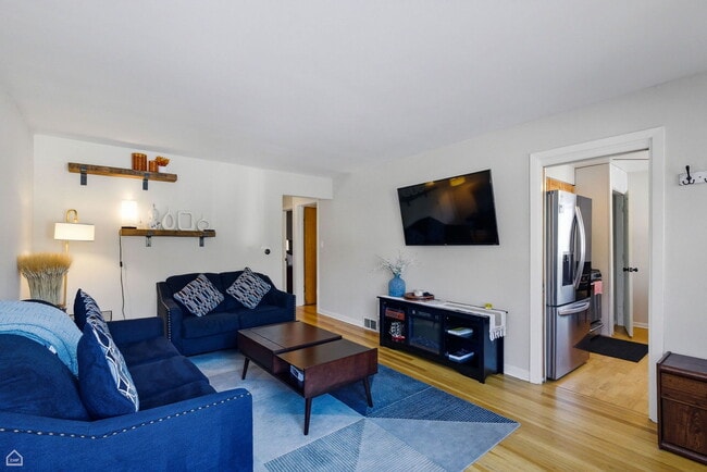 Building Photo - 1512 Mulford St