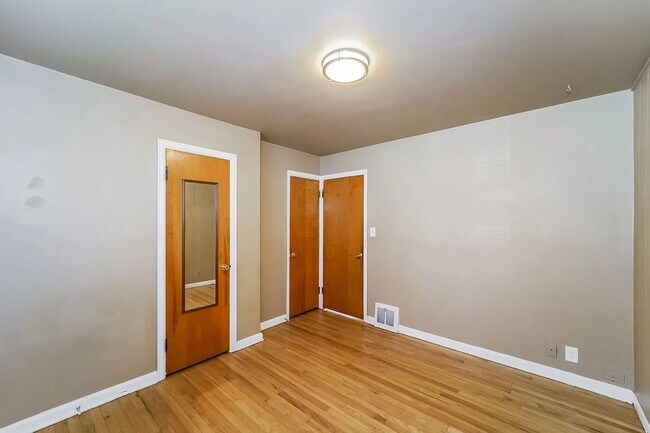 Foto del edificio - 3532 N 87th St