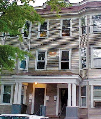 Primary Photo - 66-68 Read St