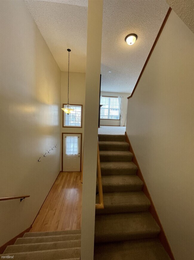 Building Photo - 2 br, 2.5 bath Townhome - 3511 Hazel Trail C