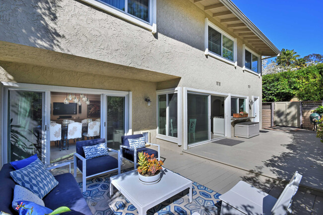 Building Photo - 2898 Woodwardia Dr