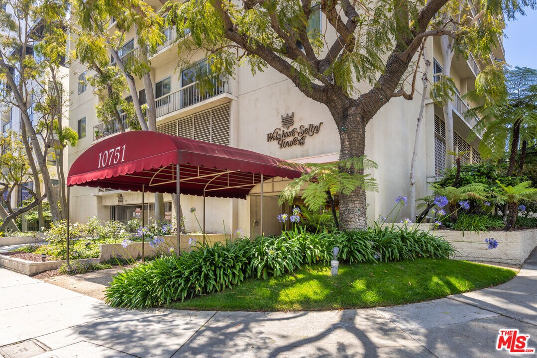 Foto principal - 10751 Wilshire Blvd