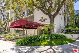 Building Photo - 10751 Wilshire Blvd