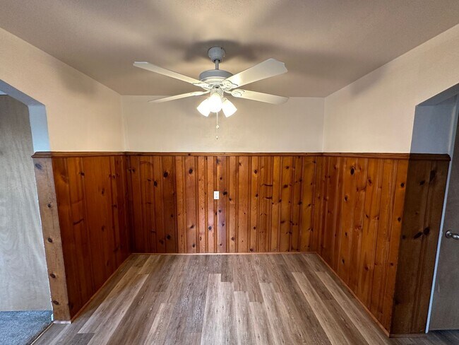 Foto del edificio - 4329 Oakwood Ave