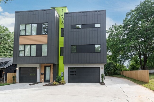 Photo - Move-in Ready Modern Townhome!!