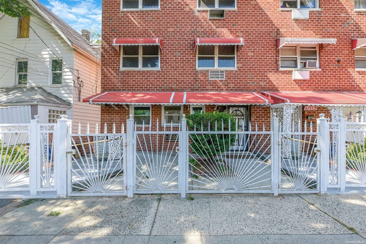 Primary Photo - 3623 Olinville Ave