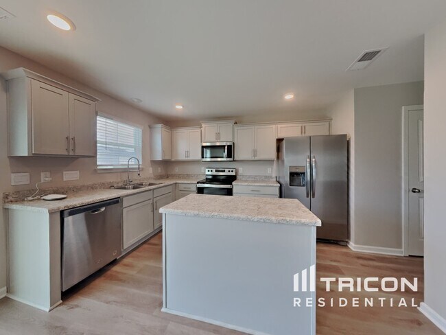 Building Photo - 6858 Keeneland Dr
