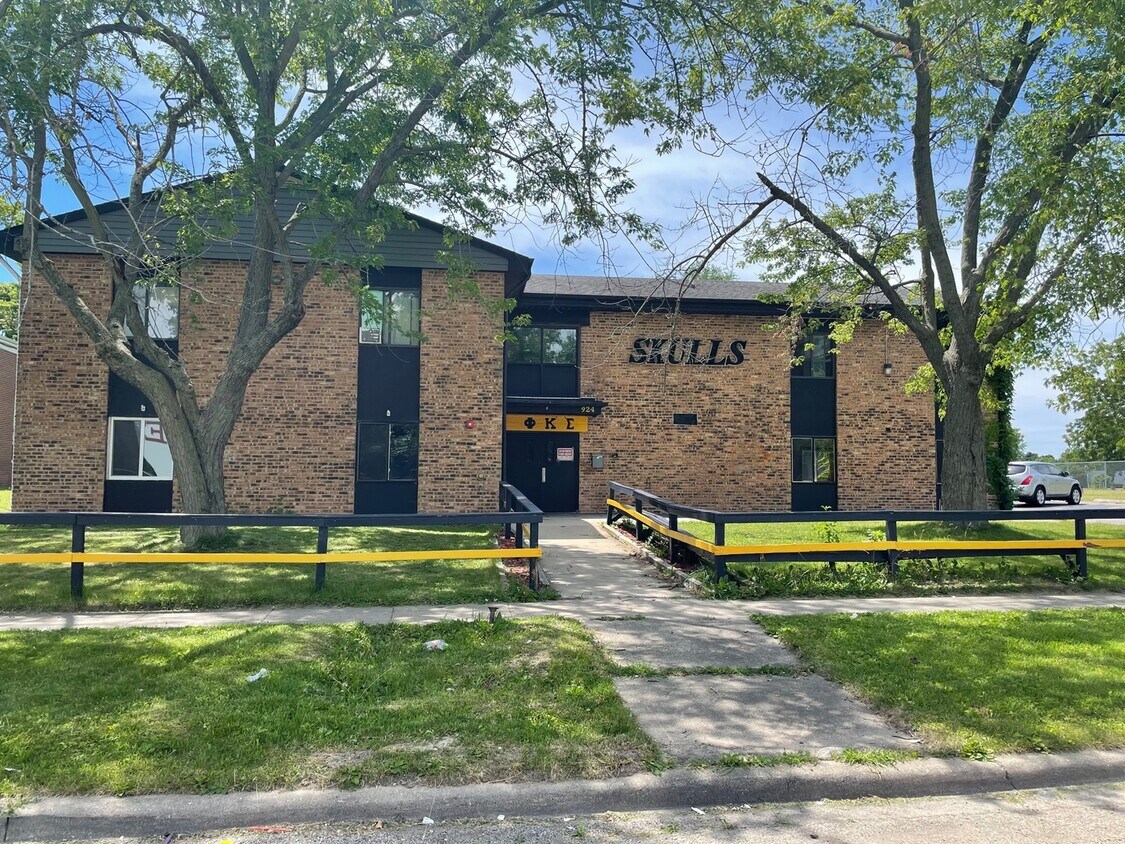 Primary Photo - 924 Greenbrier Rd
