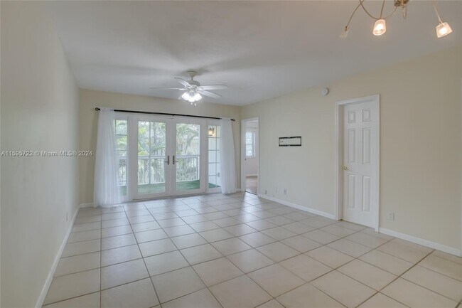 Building Photo - 2424 Southeast 17th Street Apt #B215, Fort...