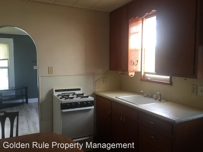 Building Photo - 116 N Plum St