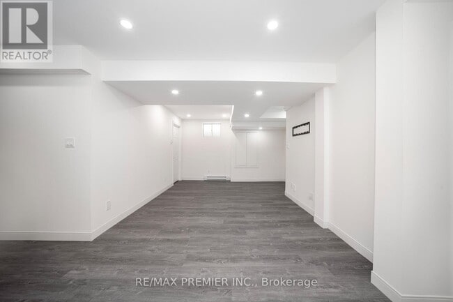 Building Photo - 1058 Cameo St