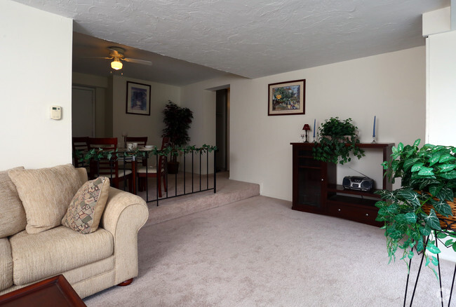 Portage Towers Apartments - Apartments in Cuyahoga Falls, OH ...