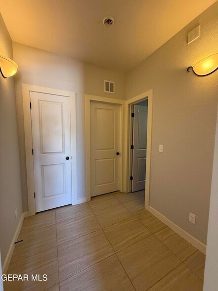 Foto del edificio - 3873 Loma Dante