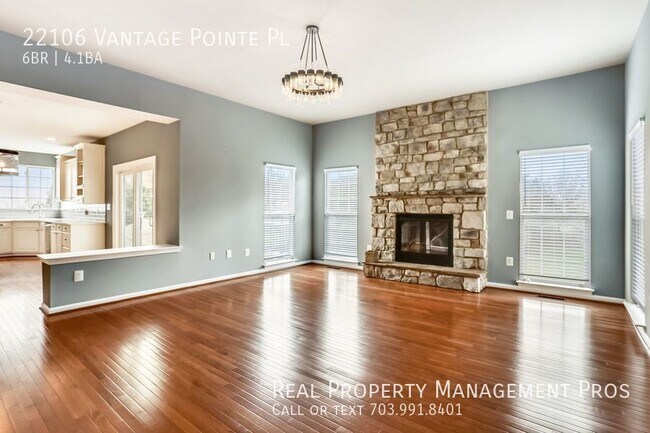 Foto del edificio - Coming Soon-Beautifully Updated 6 Bedroom ...