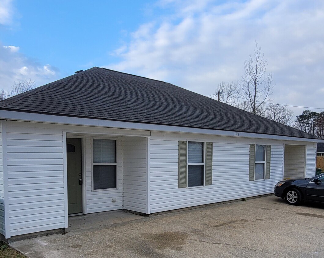 Primary Photo - 1414 Thompson Rd
