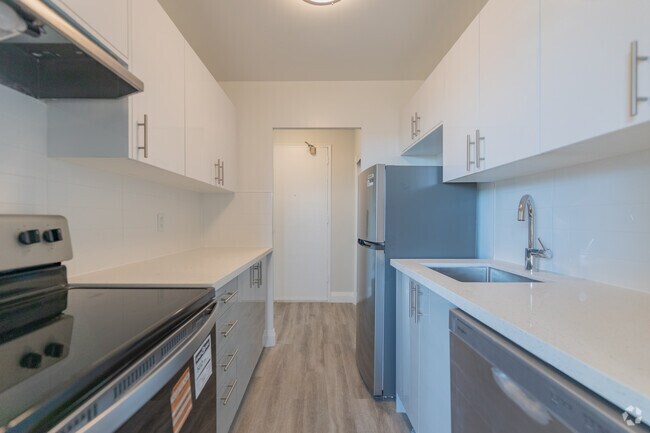 2 chambres, 1 salle de bain - 868 pi² - Cuisine - 121 Minerva Ave
