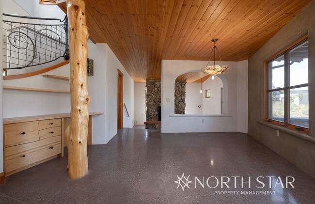 Building Photo - Beautiful 3 bed, 3 bath w/ Garage in Shevl...