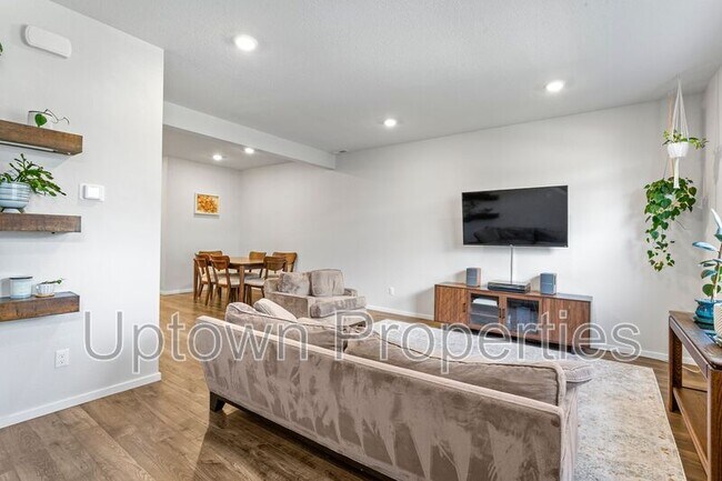 Foto del edificio - 876 N 18th Ave