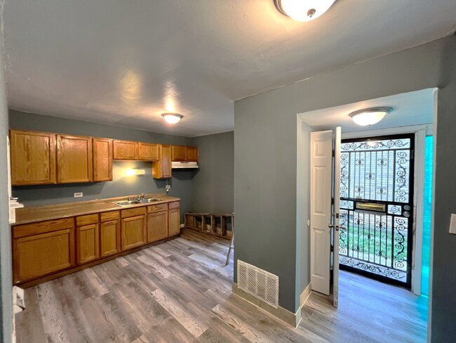 Foto del edificio - 11530 S Racine Ave