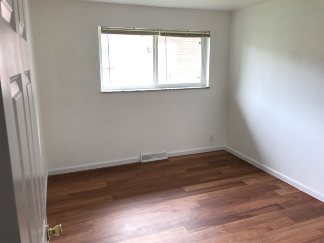 Foto del edificio - 4056 Geraldine Ave