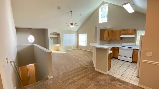 Building Photo - 2 Bedroom 2 Bath in Hamptons at Metrowest!