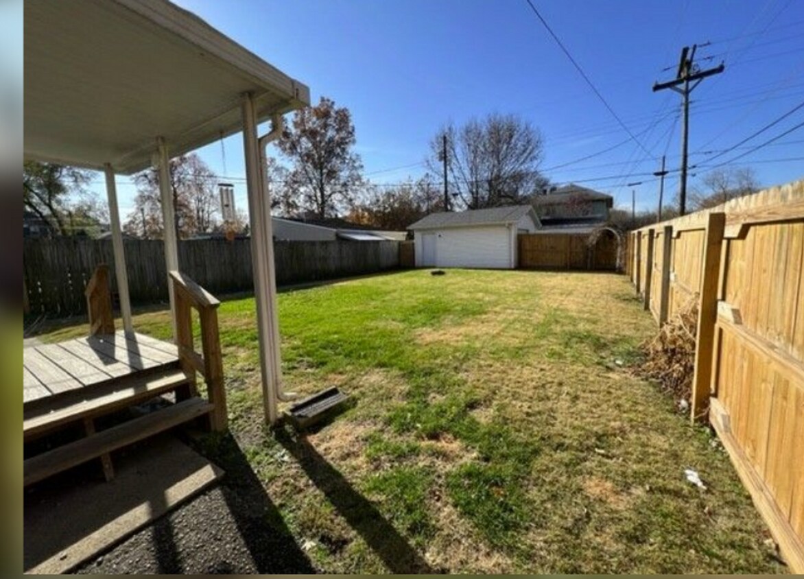 Building Photo - 3 Bedroom 1 Bath Home Near Collett Park