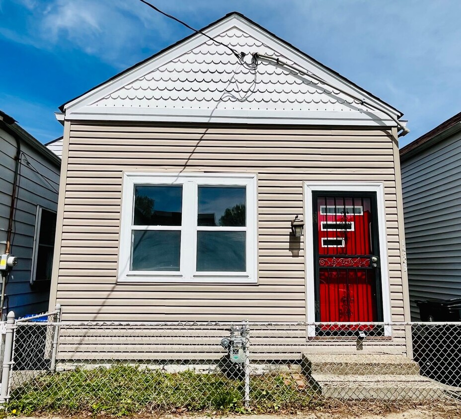 Primary Photo - 1523 Christy Ave