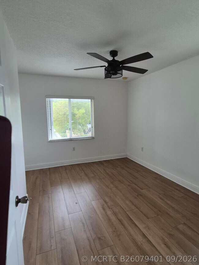 Foto del edificio - 5837 Tyler St