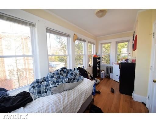 Building Photo - 46 Radnor Rd