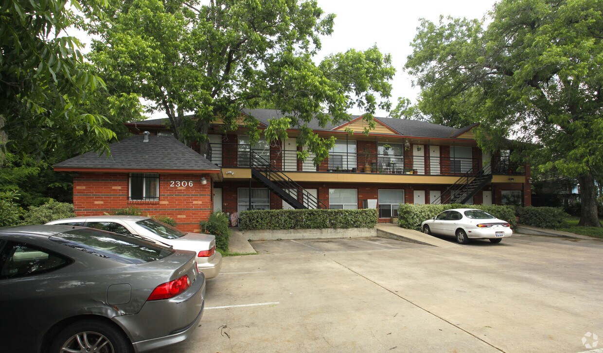 Primary Photo - The 8th Street Apartments